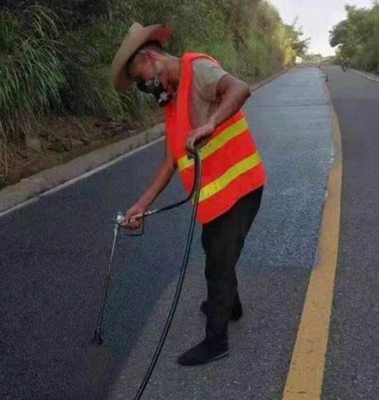 山南路面喷涂翻新彩色步道施工方案